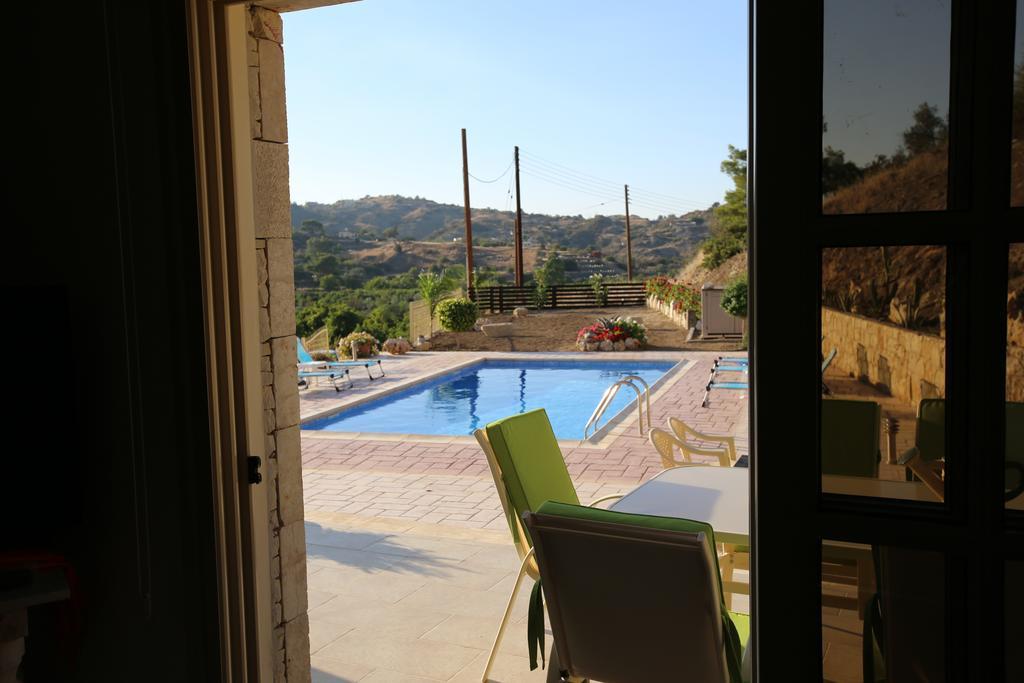 Villa Melyia Като-Пиргос Номер фото